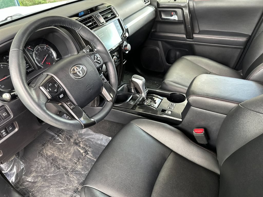 Used 2022 Toyota 4Runner TRD Off-Road Premium AWD/4WD image 9