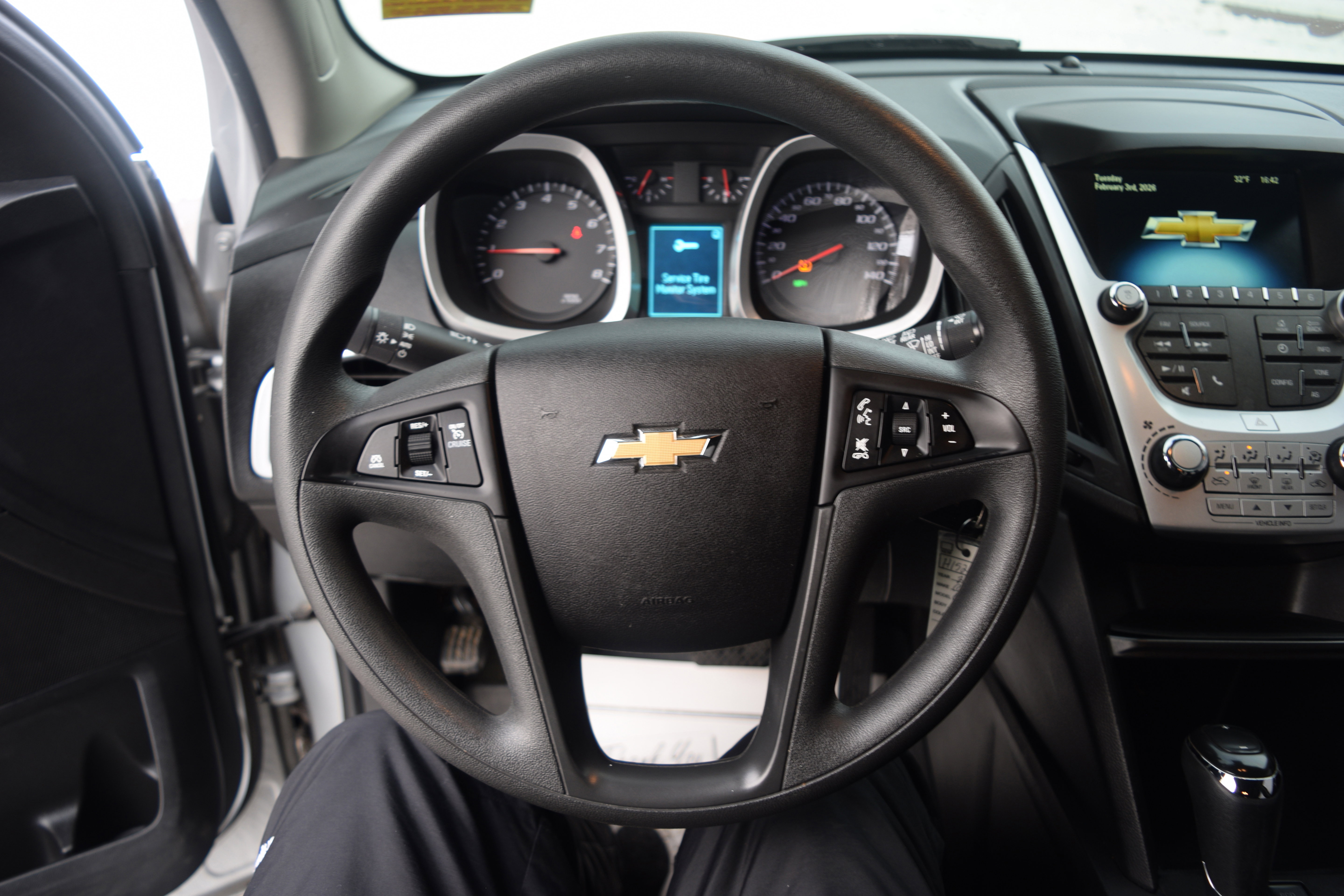 Used 2017 Chevrolet Equinox LS image 4