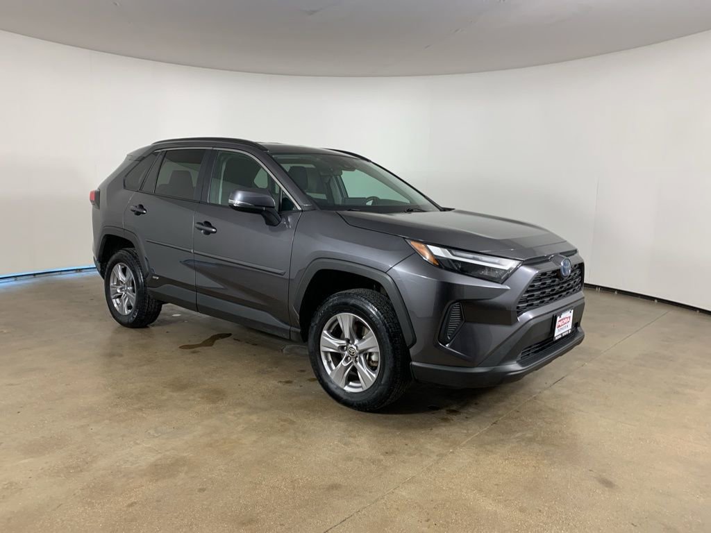 Used 2024 Toyota RAV4 LE image 5