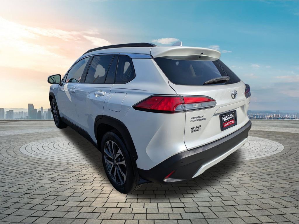 Used 2024 Toyota Corolla Cross XLE image 10