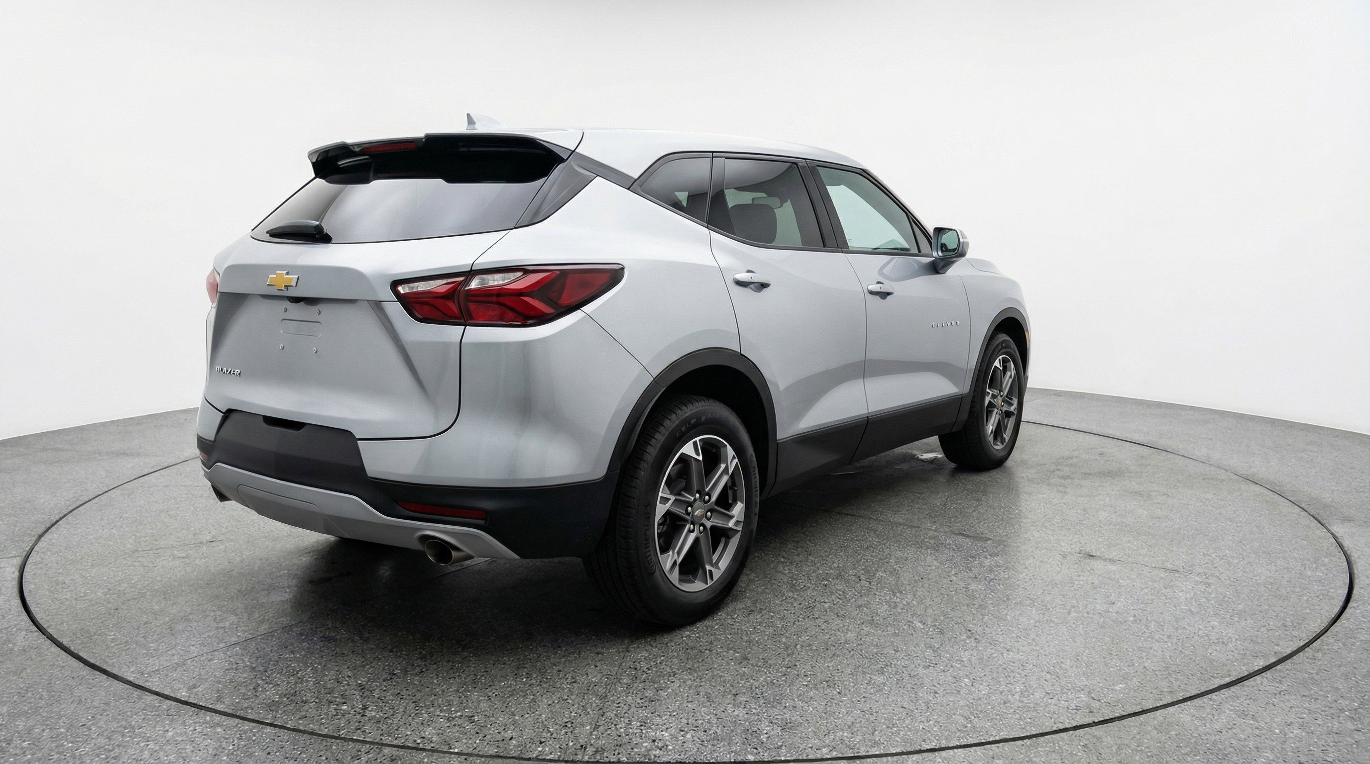 Used 2025 Chevrolet Blazer LT image 9
