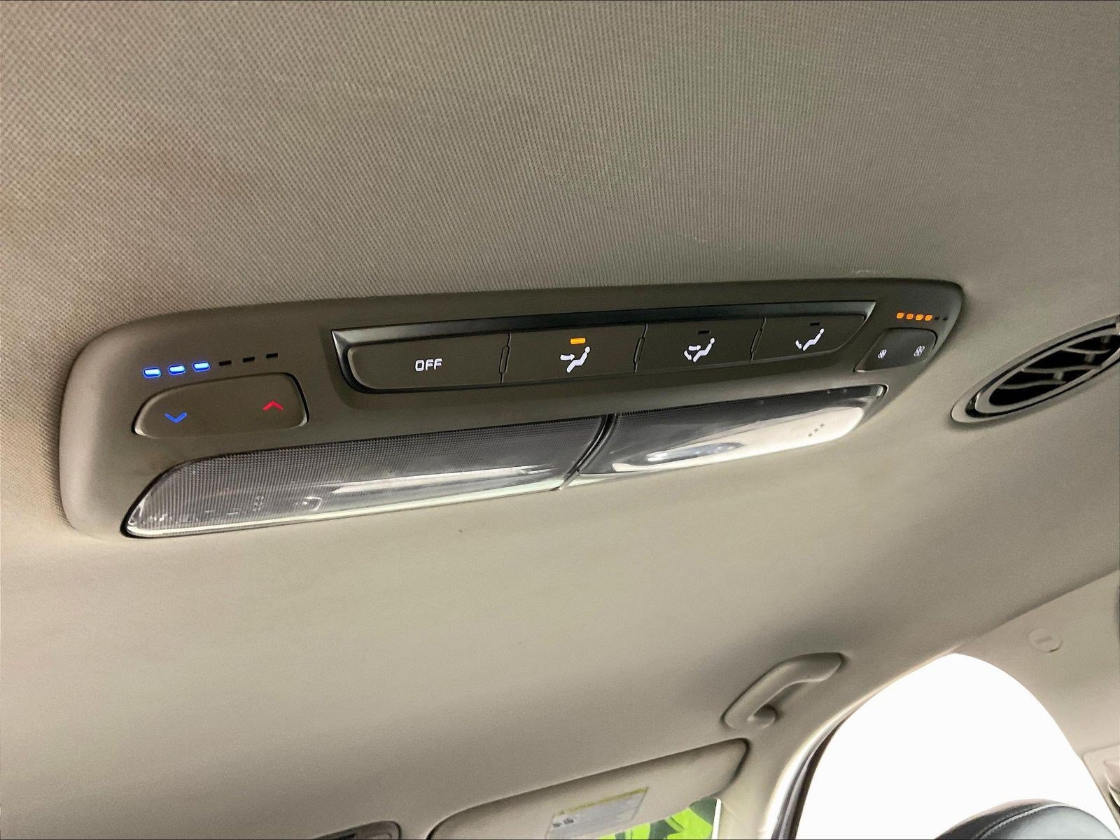 Used 2020 Kia Telluride LX AWD/4WD image 11