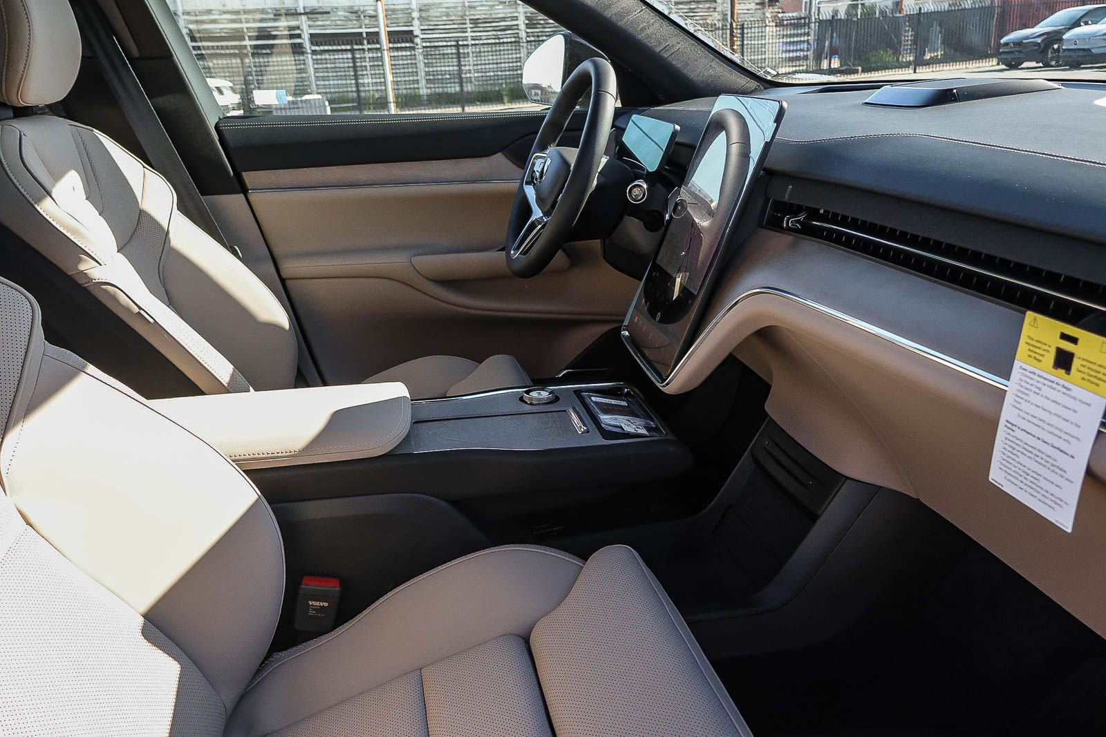 New 2026 Volvo EX90 Plus RWD image 17
