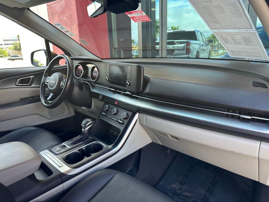 Used 2022 Kia Carnival LX image 33