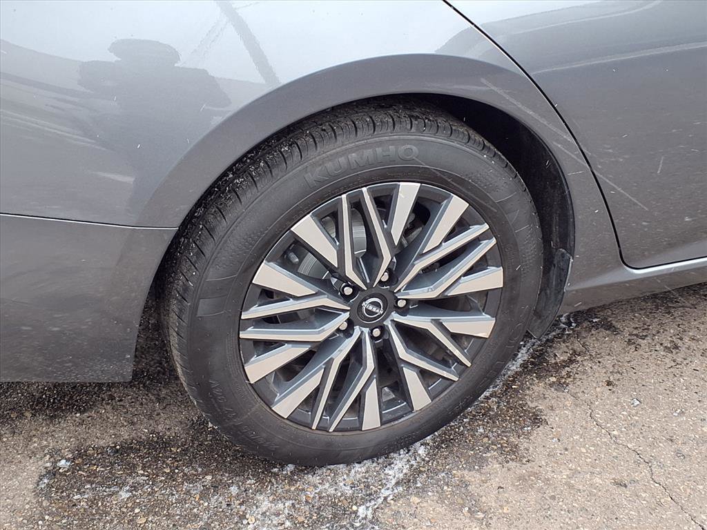 Used 2024 Nissan Altima 2.5 SV image 48