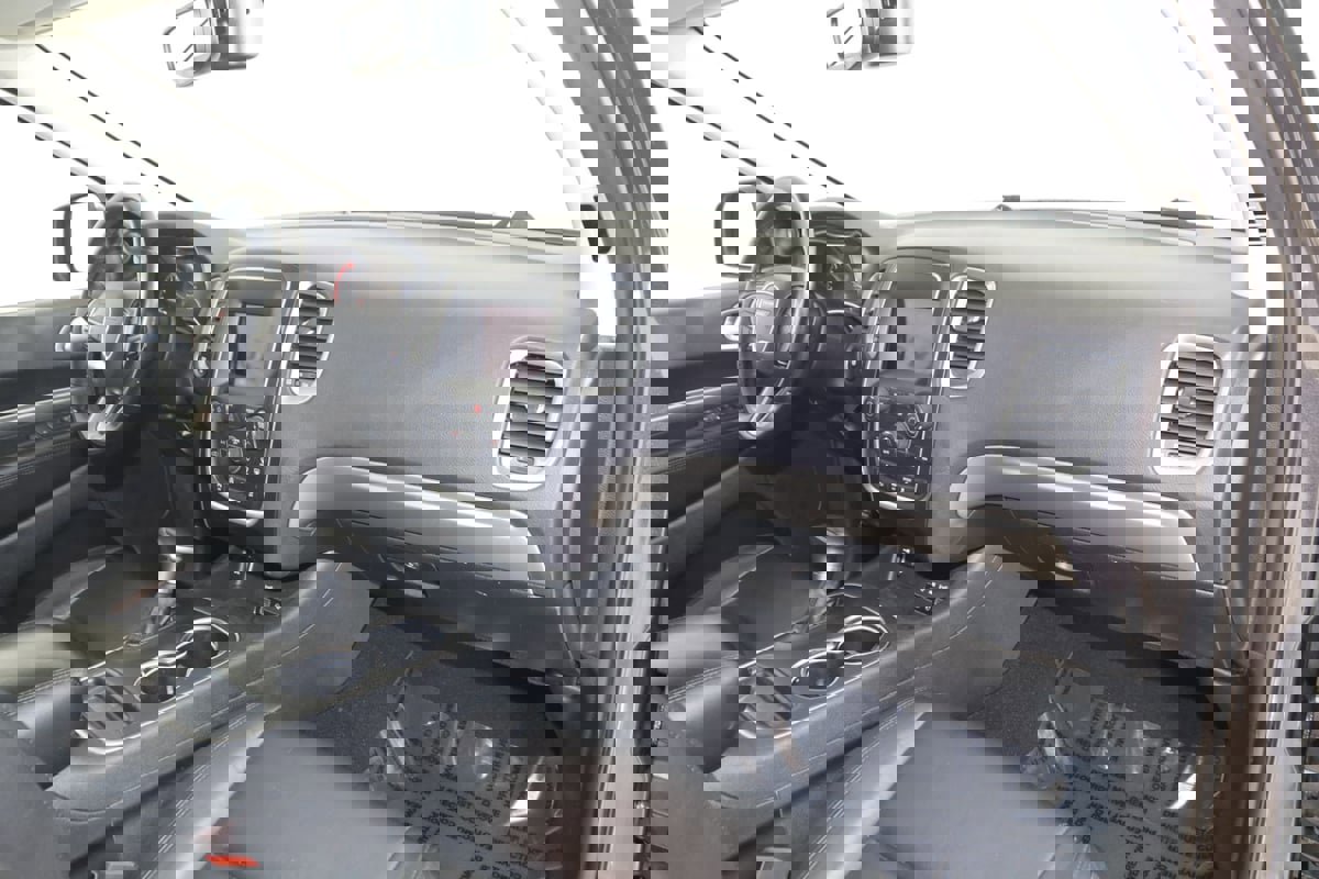 Used 2019 Dodge Durango SXT image 40