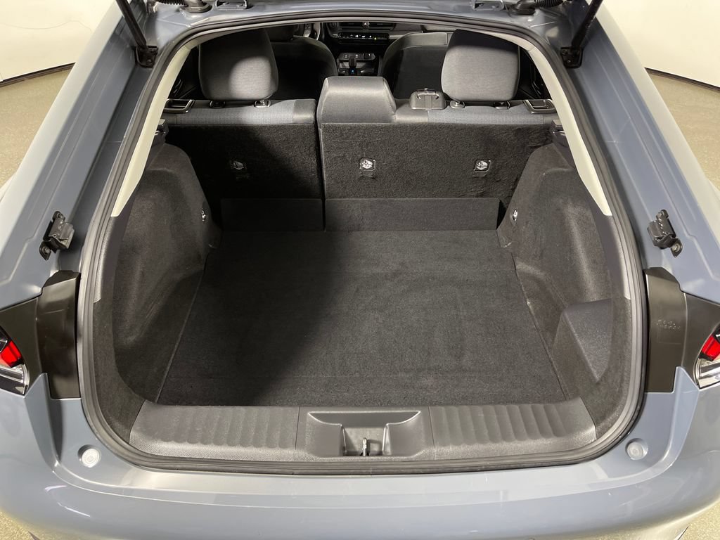Certified 2024 Toyota Prius LE FWD image 10
