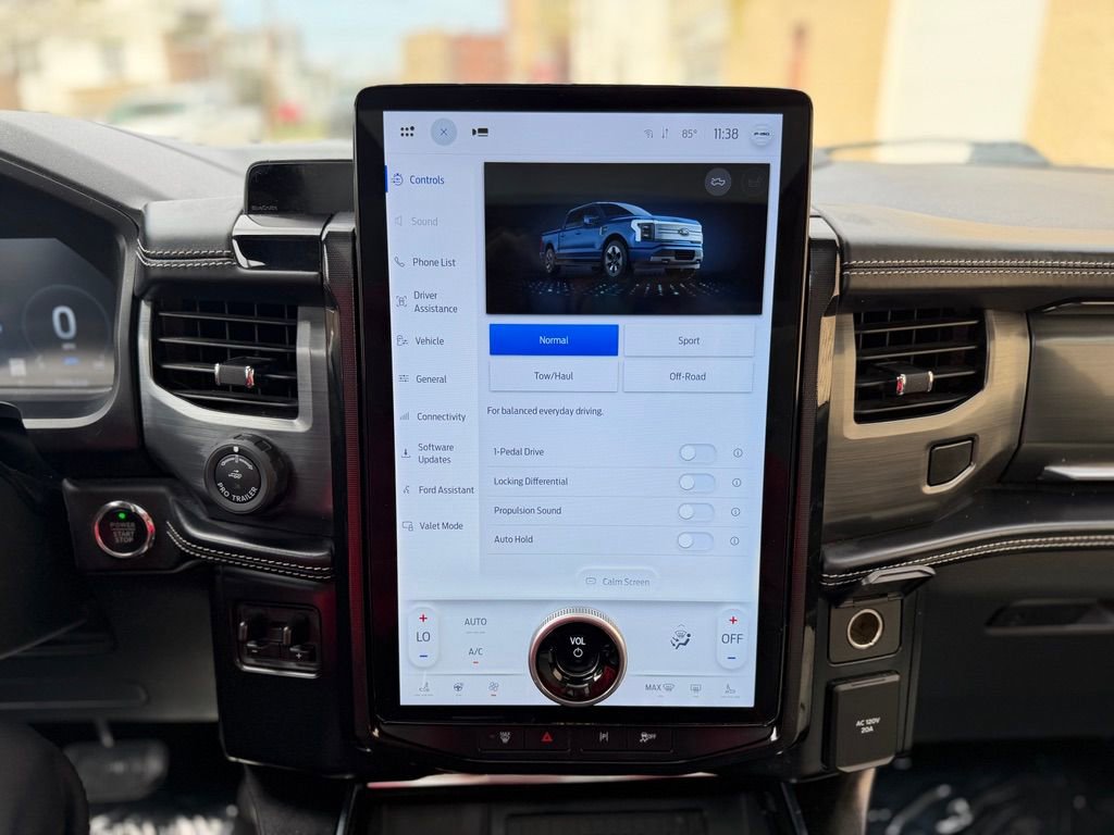 Used 2023 Ford F150 Lightning Platinum AWD/4WD image 35