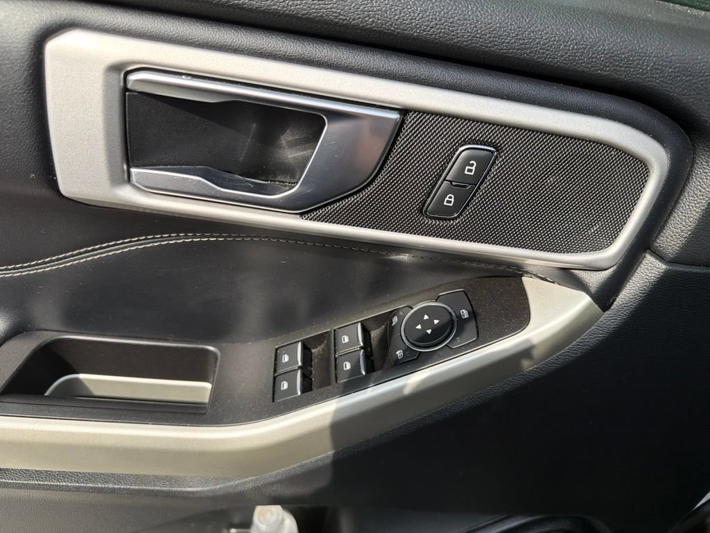 Used 2021 Ford Explorer XLT w/ Equipment Group 202A RWD image 21
