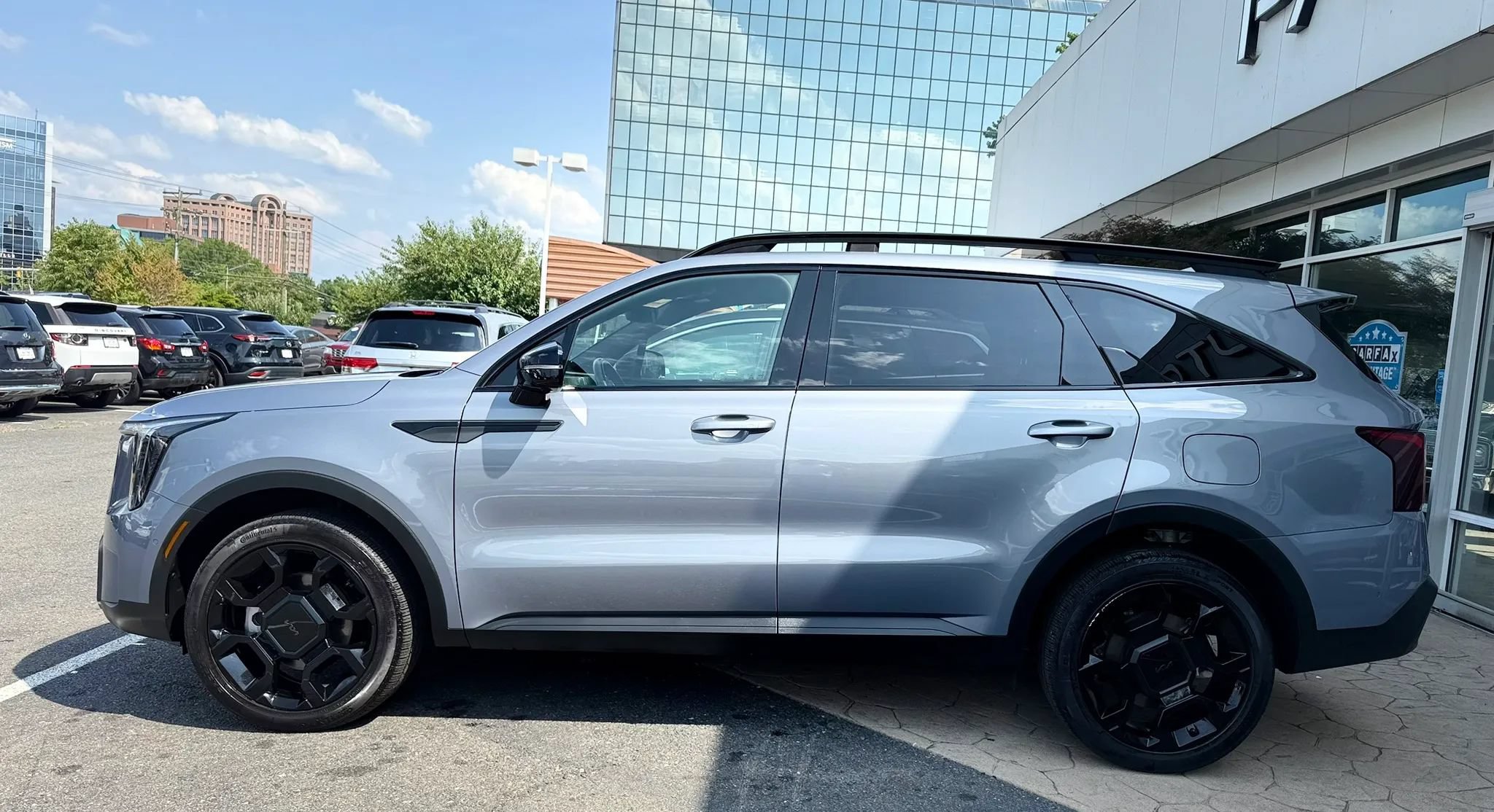 Used 2025 Kia Sorento SX AWD/4WD image 4