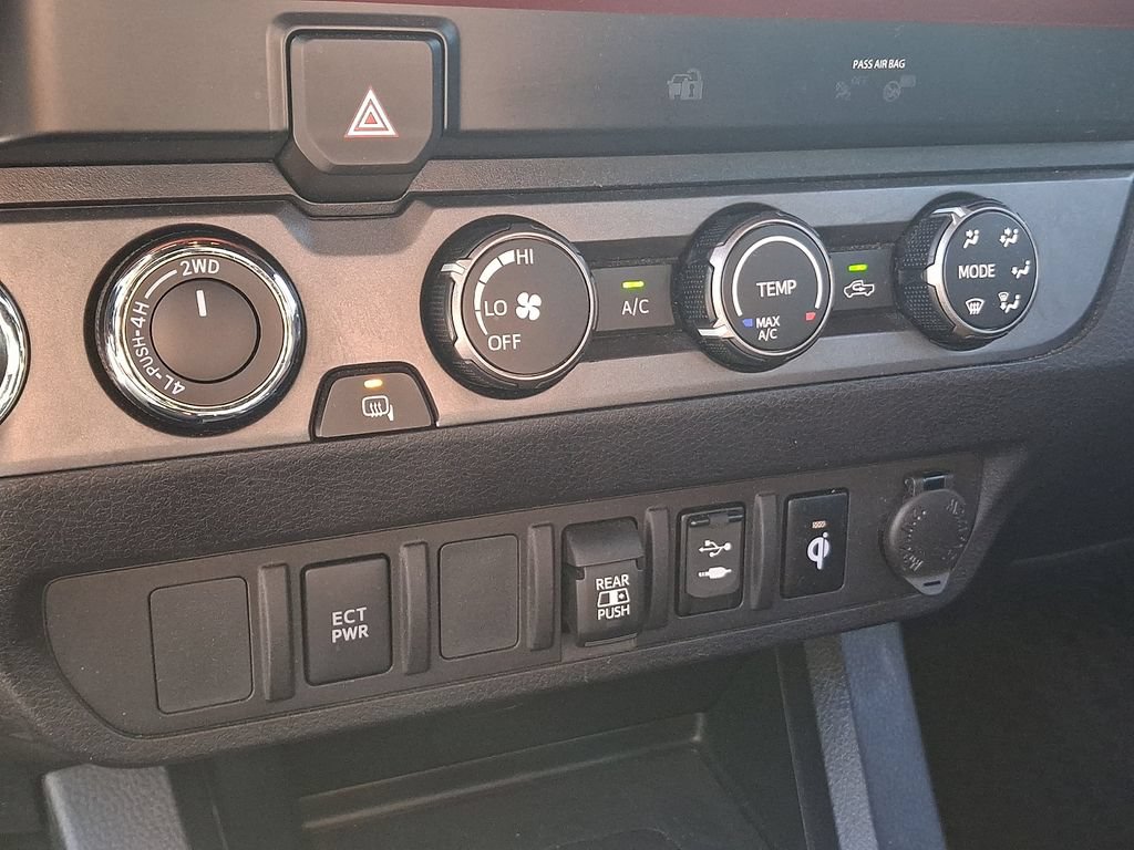 Used 2019 Toyota Tacoma TRD Sport AWD/4WD image 18