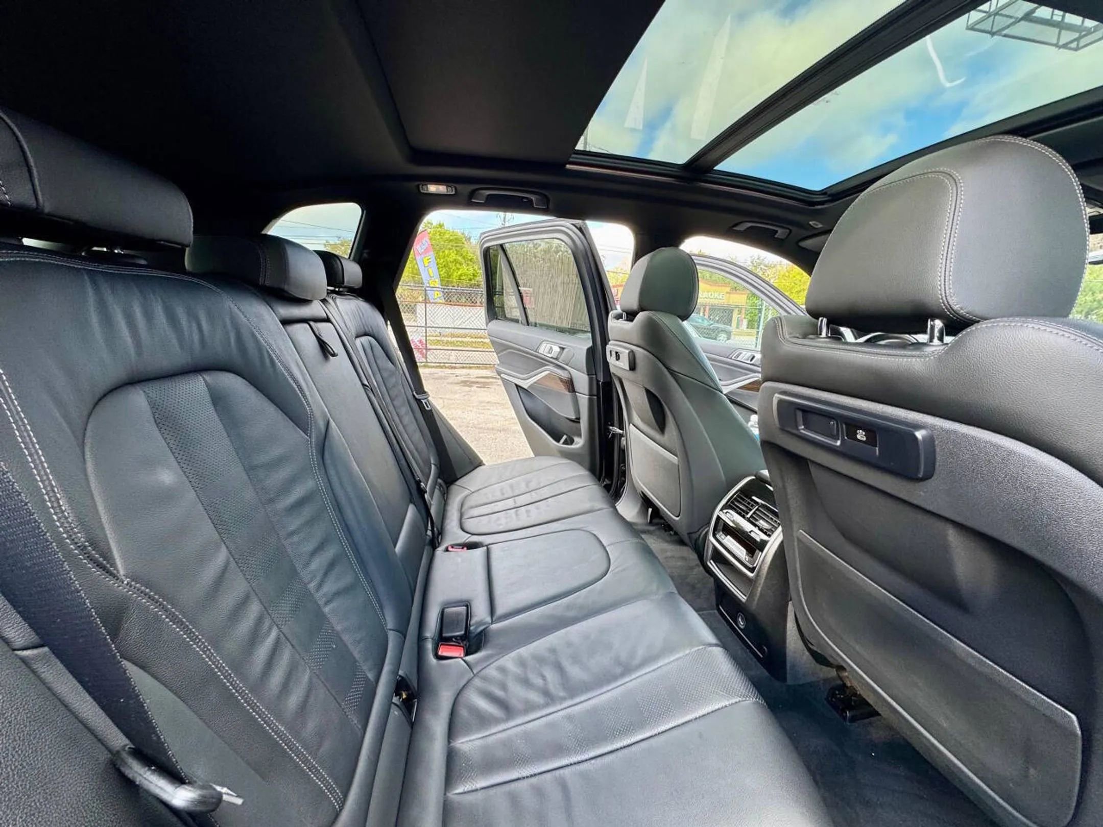 Used 2019 BMW X5 xDrive40i w/ Convenience Package image 17