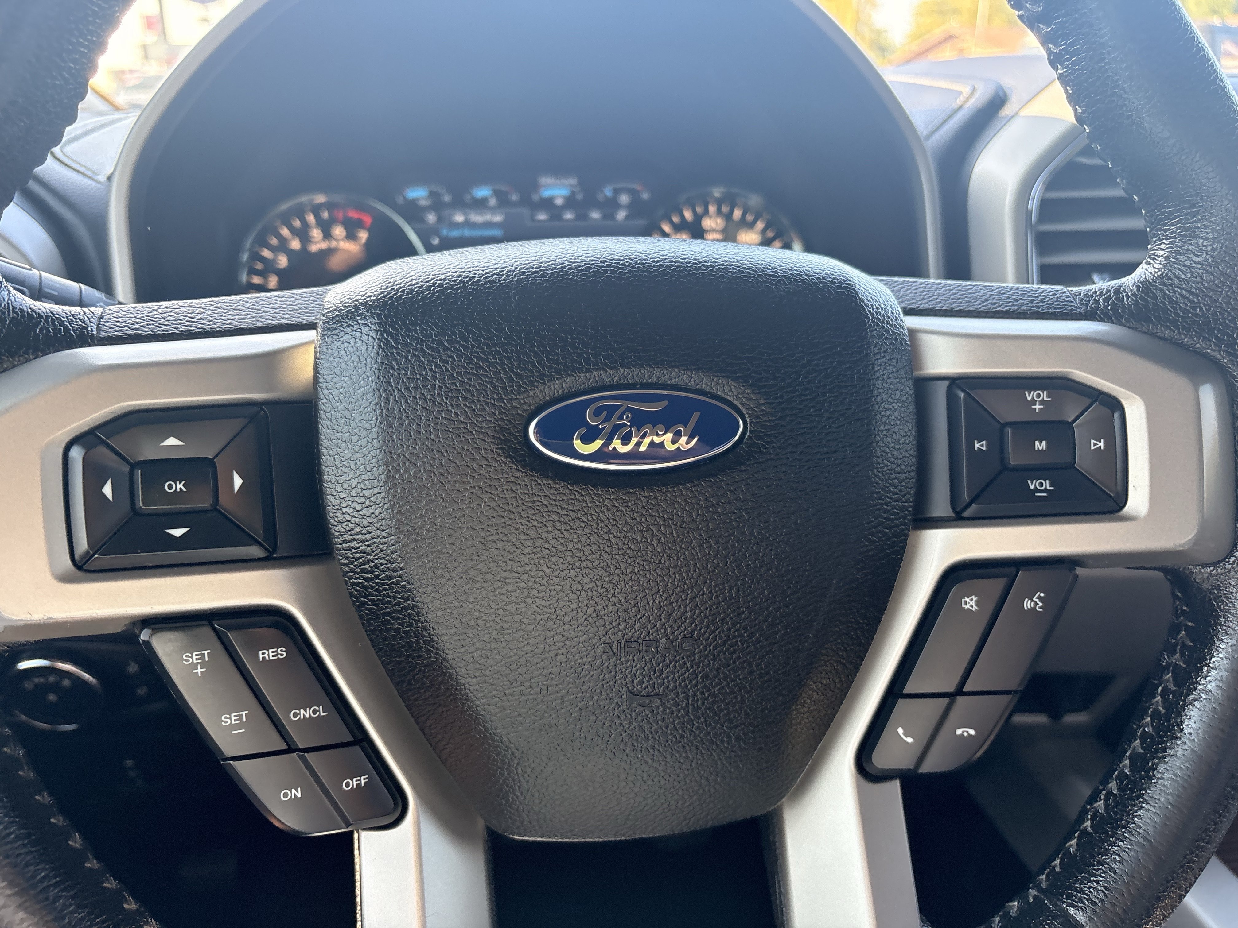 Used 2015 Ford F150 Lariat w/ Equipment Group 501A Mid AWD/4WD image 14