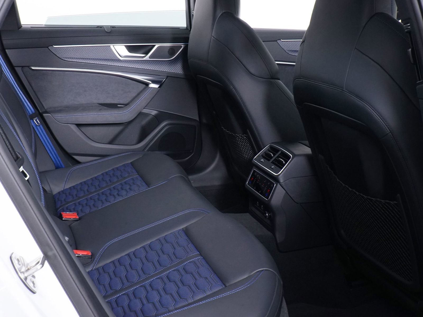 Used 2025 Audi RS 6 performance image 33