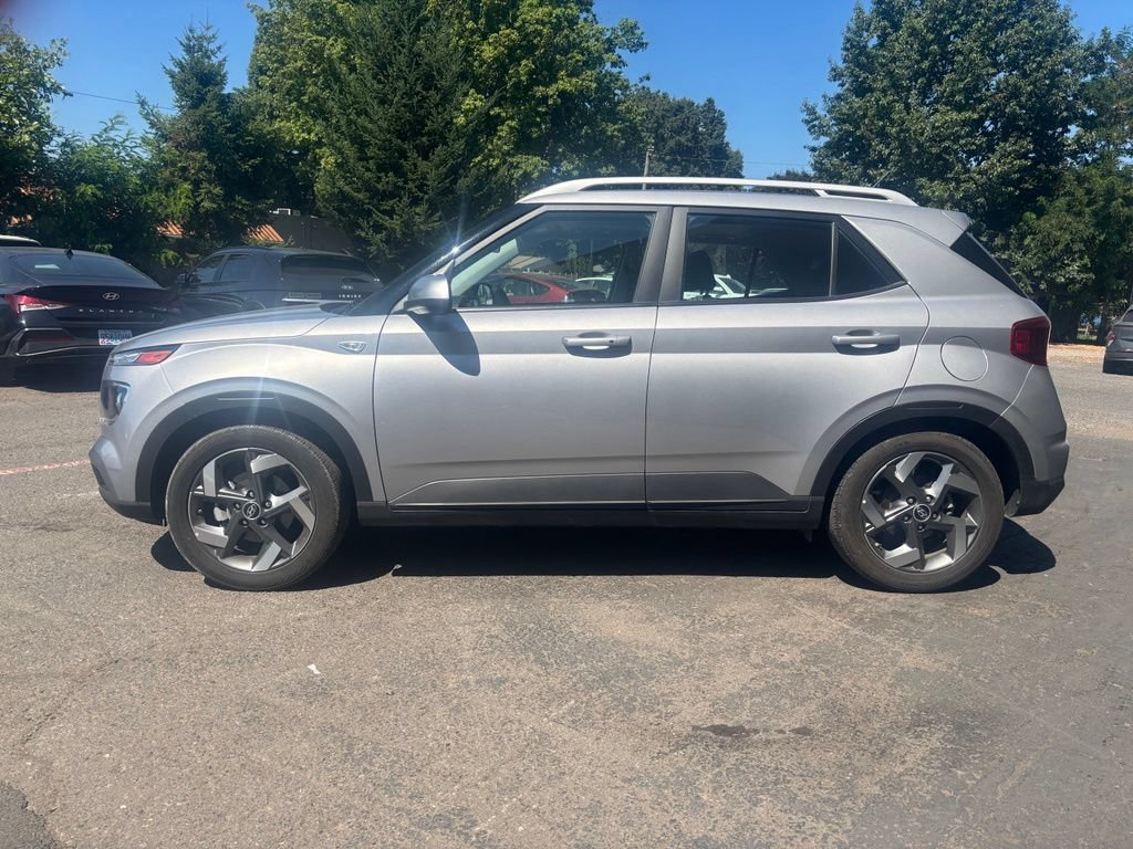 Used 2025 Hyundai Venue SEL FWD image 10