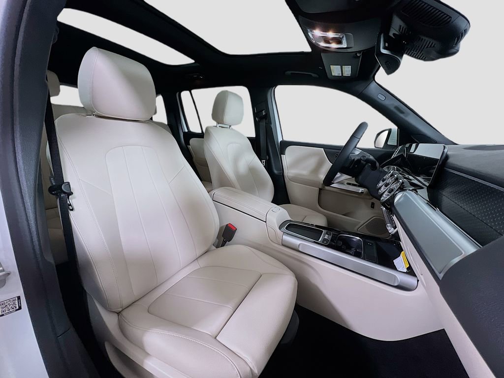 Certified 2025 Mercedes-Benz GLB 250 4MATIC image 27