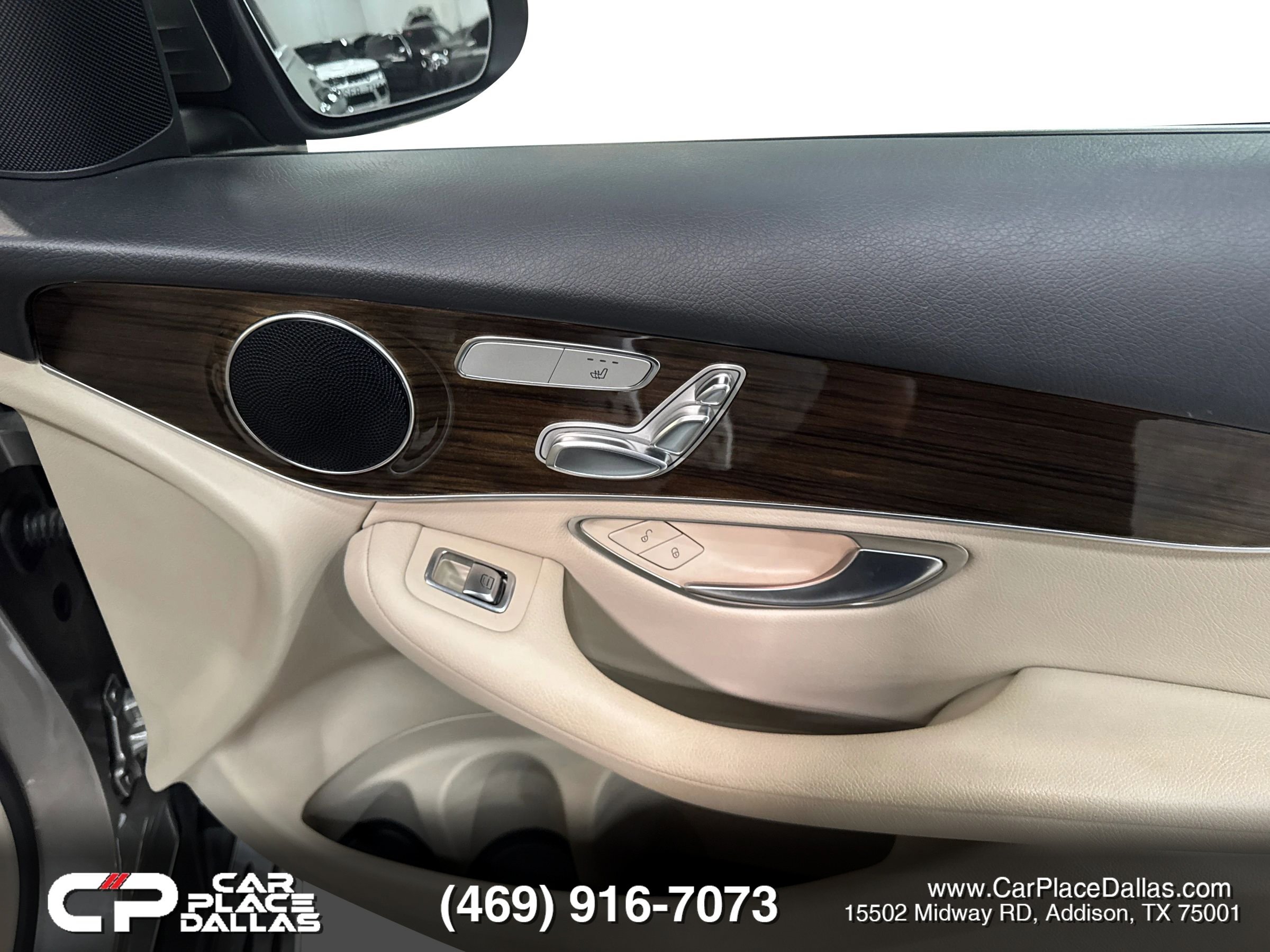 Used 2021 Mercedes-Benz GLC 300 w/ Premium Package image 29