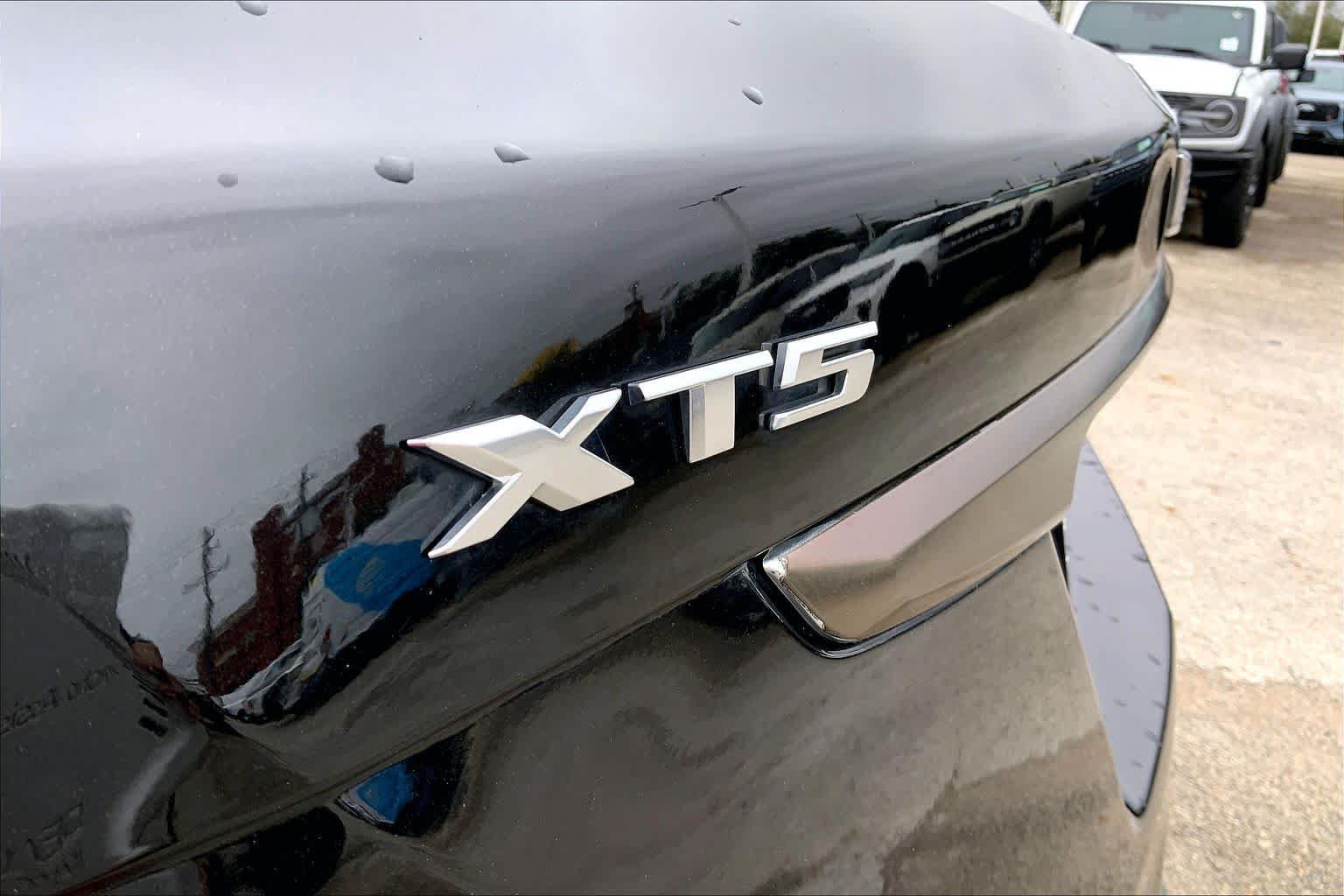 Used 2018 Cadillac XT5 Luxury w/ Driver Awareness Package FWD image 29