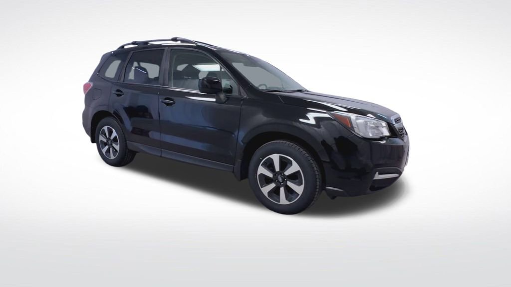 Used 2017 Subaru Forester 2.5i Premium w/ All-Weather Package image 2