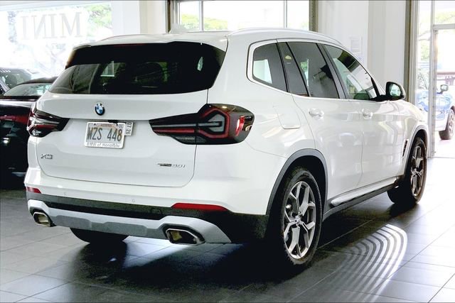 Used 2024 BMW X3 sDrive30i w/ Premium Package image 11