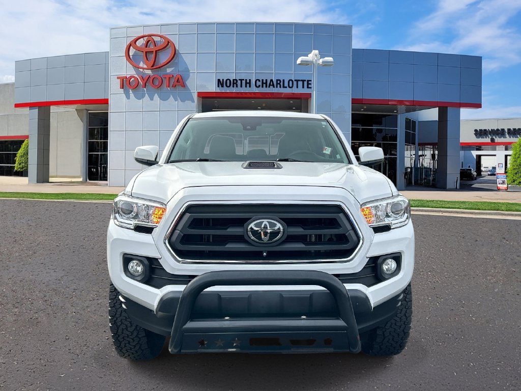 Used 2021 Toyota Tacoma SR5 RWD image 3