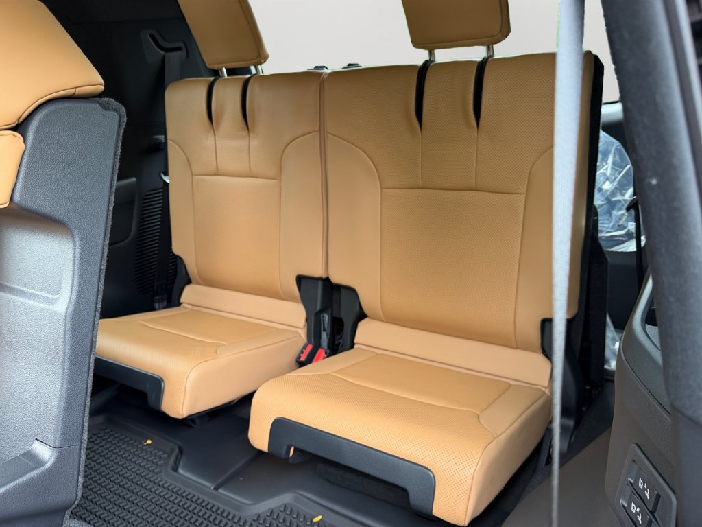 New 2026 Lexus LX 600 4WD w/ Luxury Package image 9