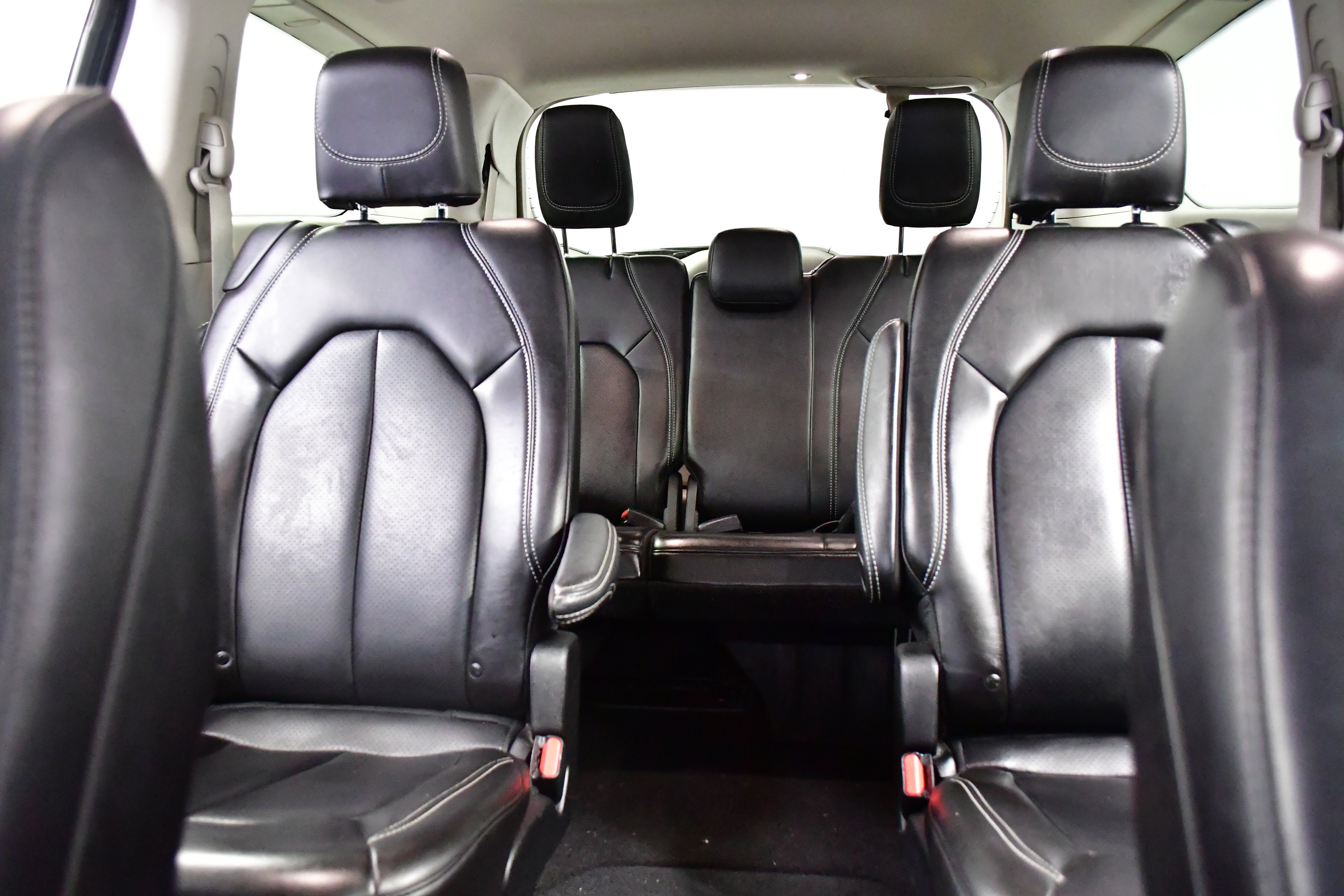 Used 2023 Chrysler Pacifica Touring-L FWD image 14