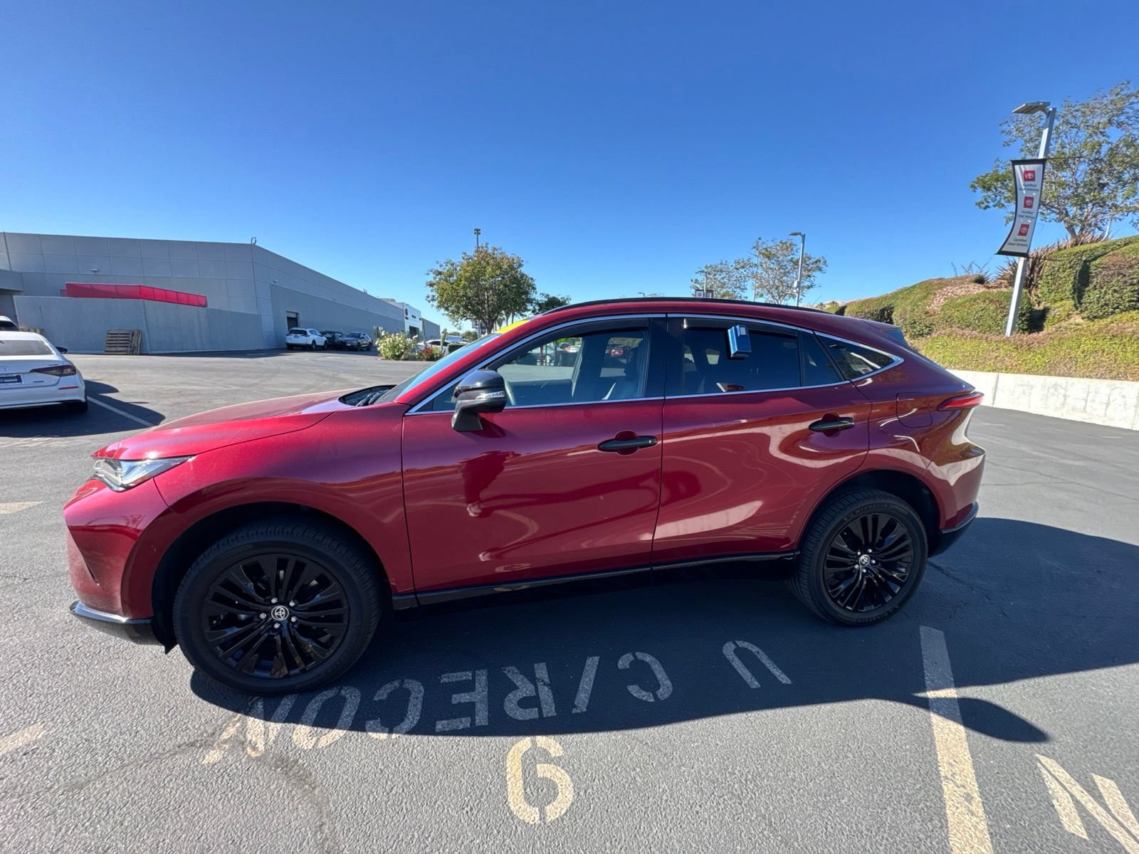 Used 2023 Toyota Venza Nightshade AWD/4WD image 4