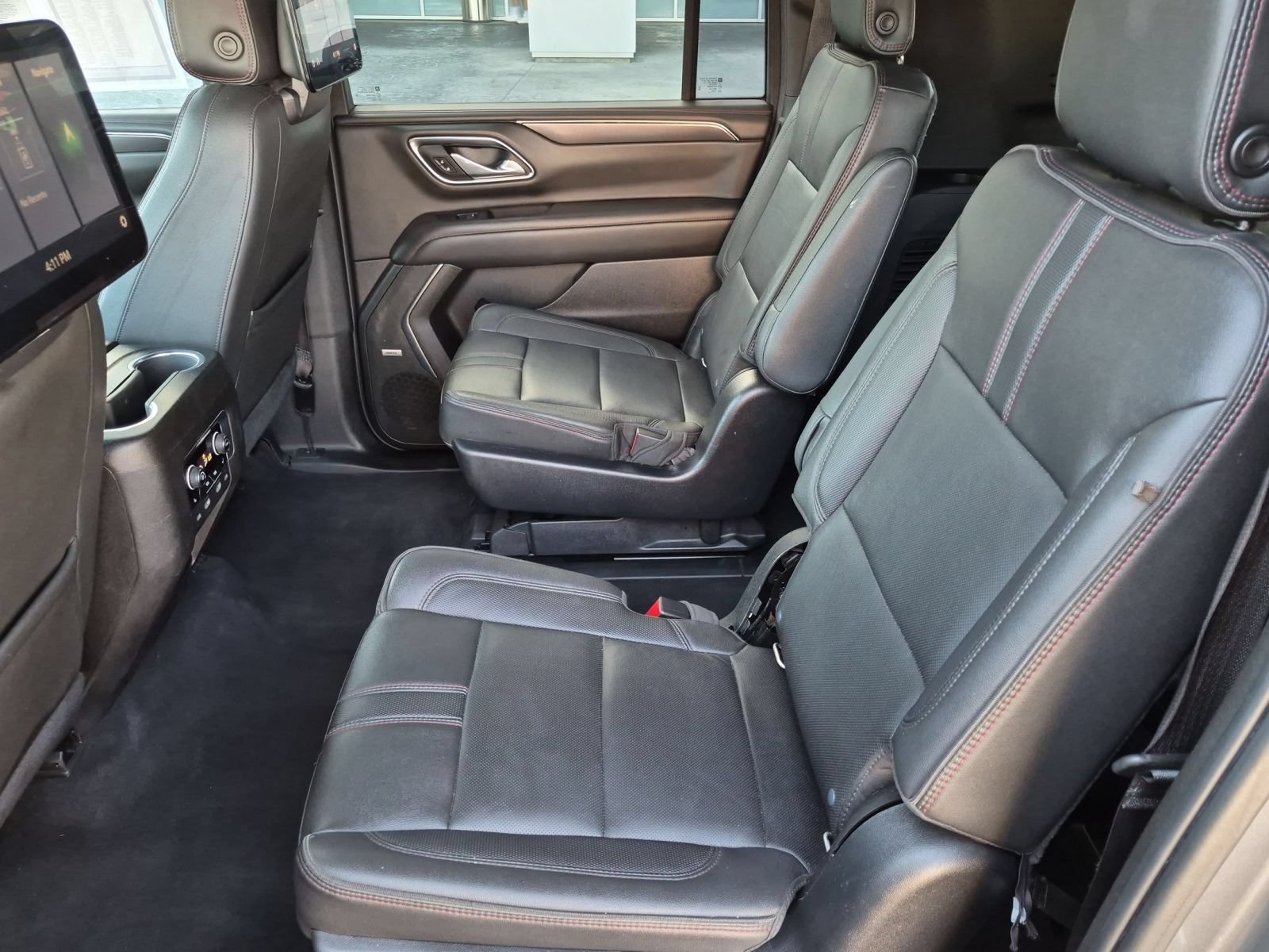 Used 2021 Chevrolet Suburban RST w/ Luxury Package RWD image 24