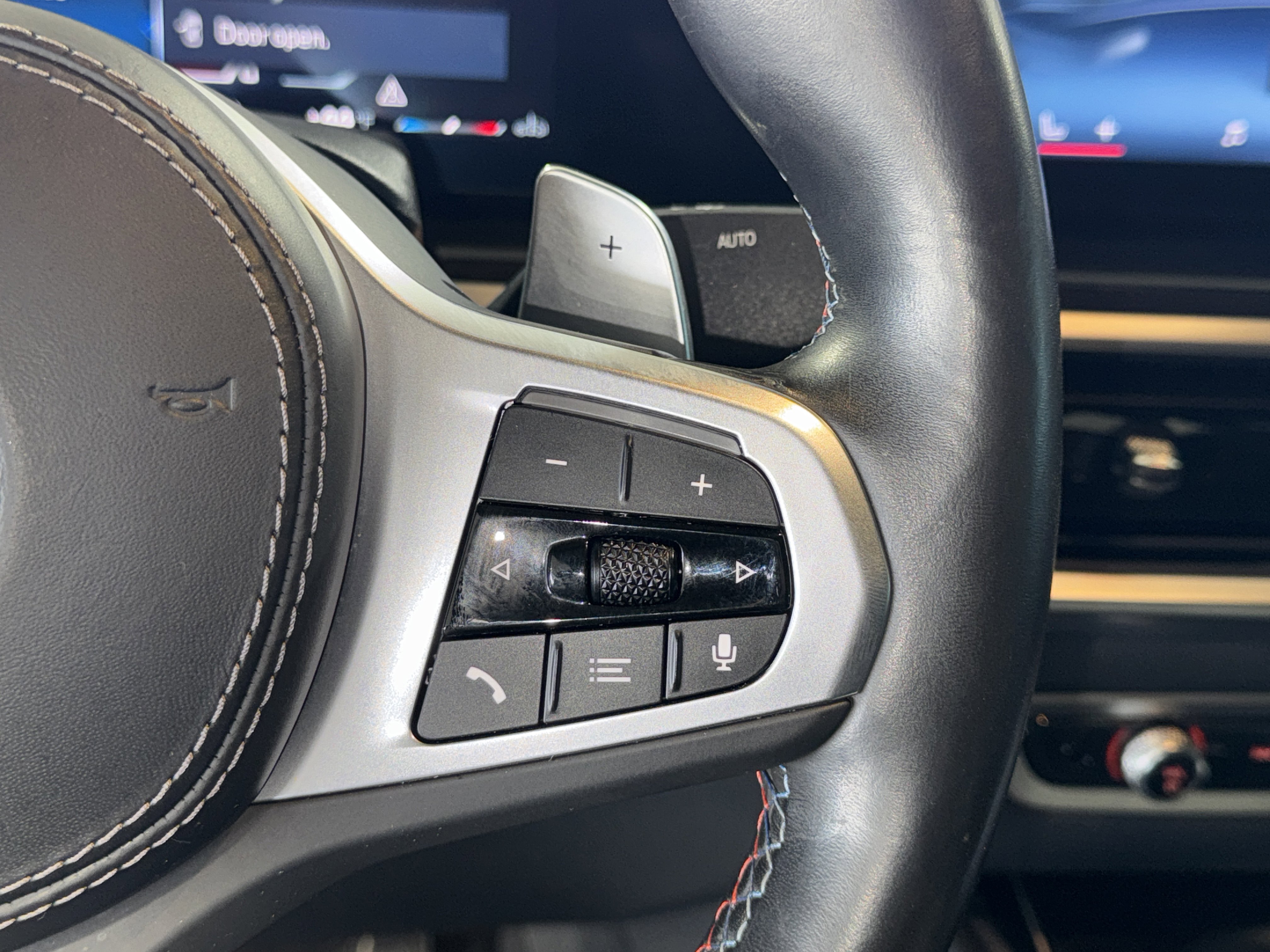 Used 2024 BMW X6 M60i image 23