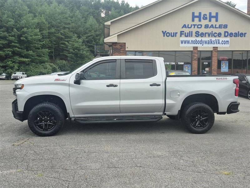 Used 2021 Chevrolet Silverado 1500 LT Trail Boss w/ Convenience Package II AWD/4WD image 2