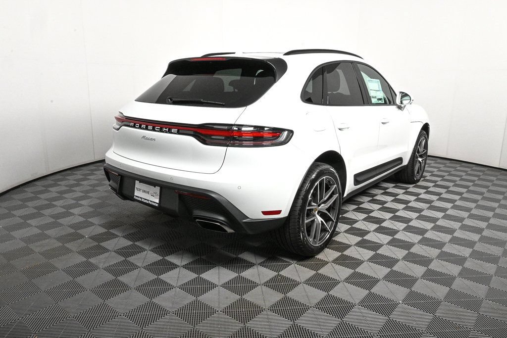 Certified 2026 Porsche Macan AWD/4WD image 31
