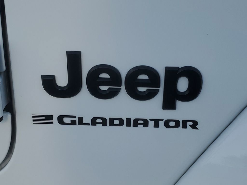 Used 2025 Jeep Gladiator Mojave AWD/4WD image 34