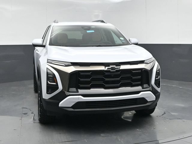 Used 2026 Chevrolet Equinox ACTIV w/ Convenience Package III FWD image 3