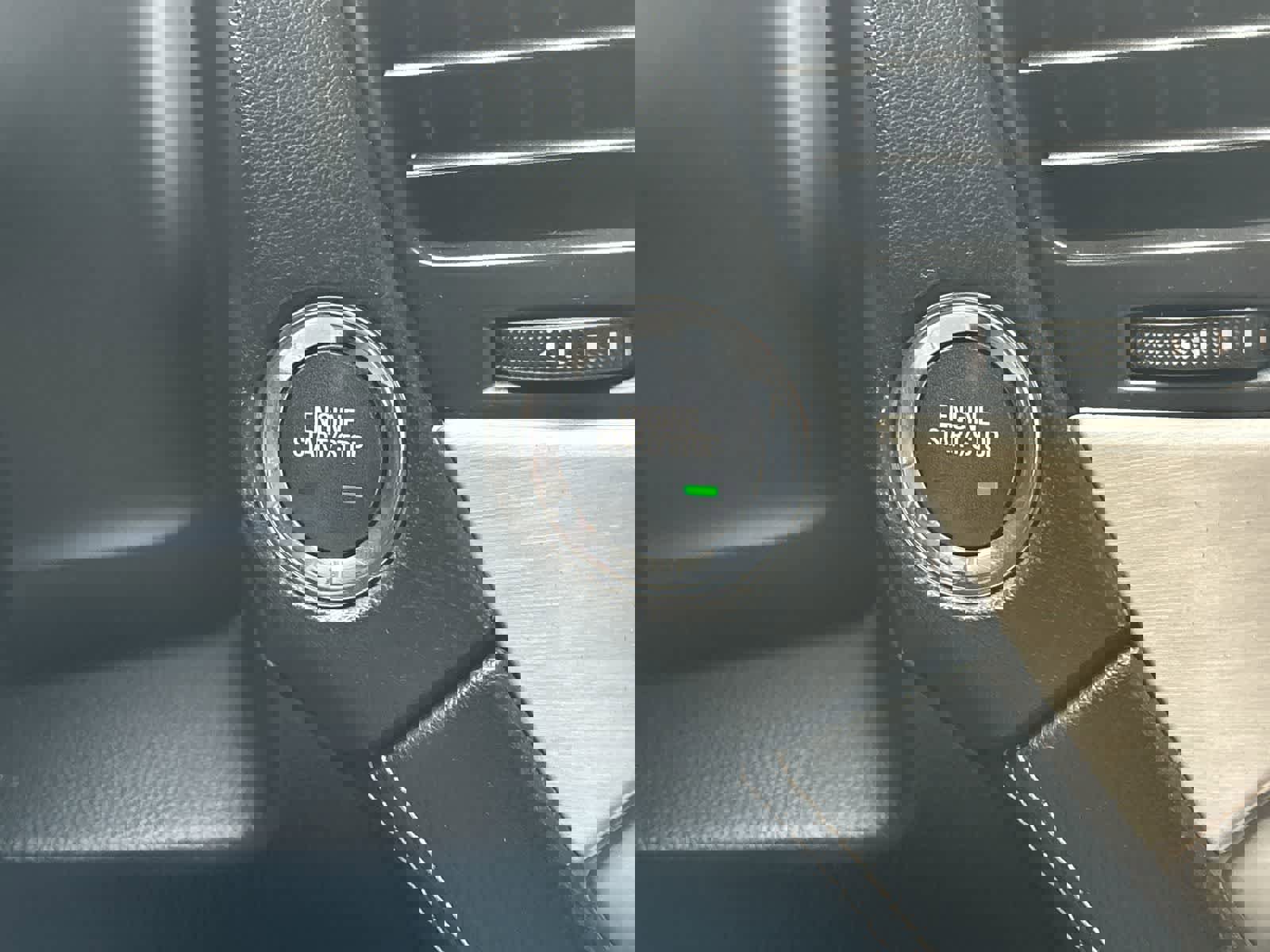 Used 2015 GMC Yukon Denali w/ Open Road Package image 22