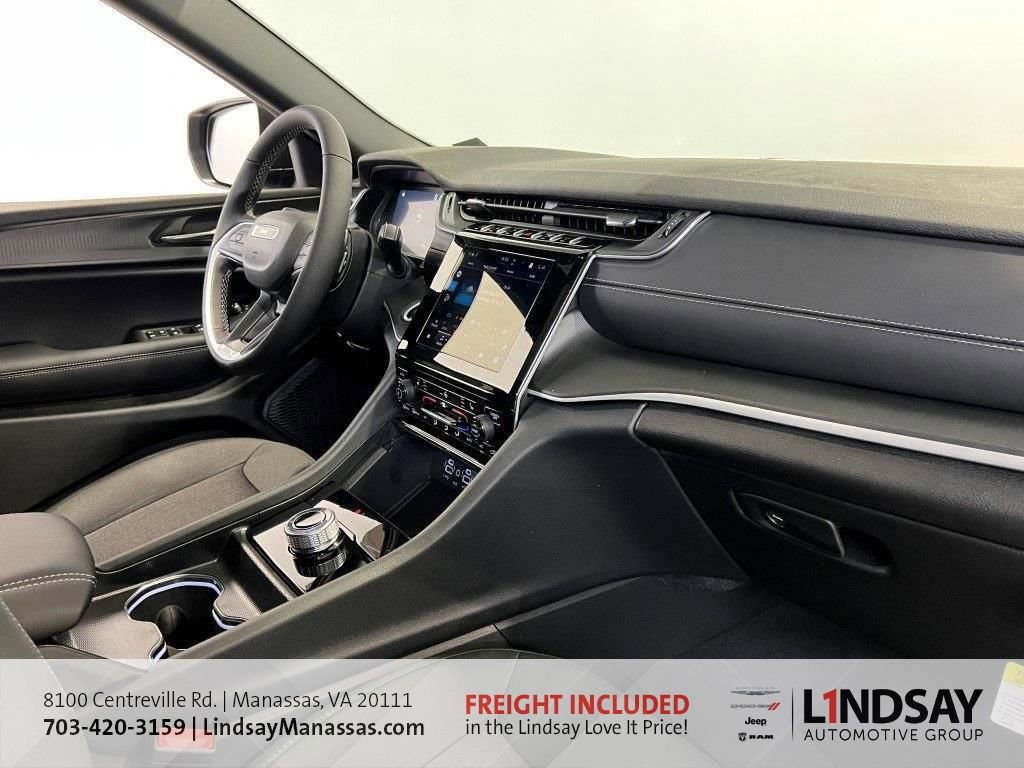 New 2025 Jeep Grand Cherokee Laredo X w/ Luxury Tech Group I image 12