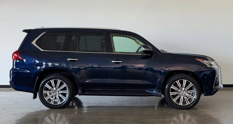 Used 2016 Lexus LX 570 4WD w/ Luxury Package image 8