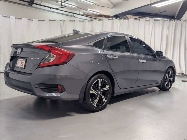 Used 2017 Honda Civic Touring image 3