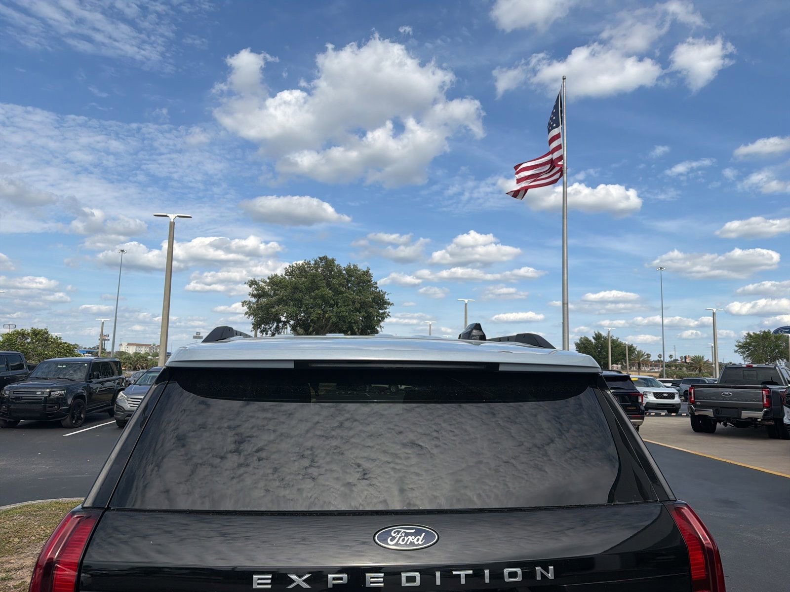 Used 2025 Ford Expedition Active RWD image 9