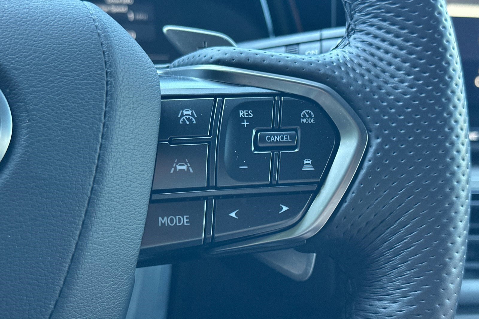 Certified 2025 Lexus TX 500h AWD w/ Technology Package image 33