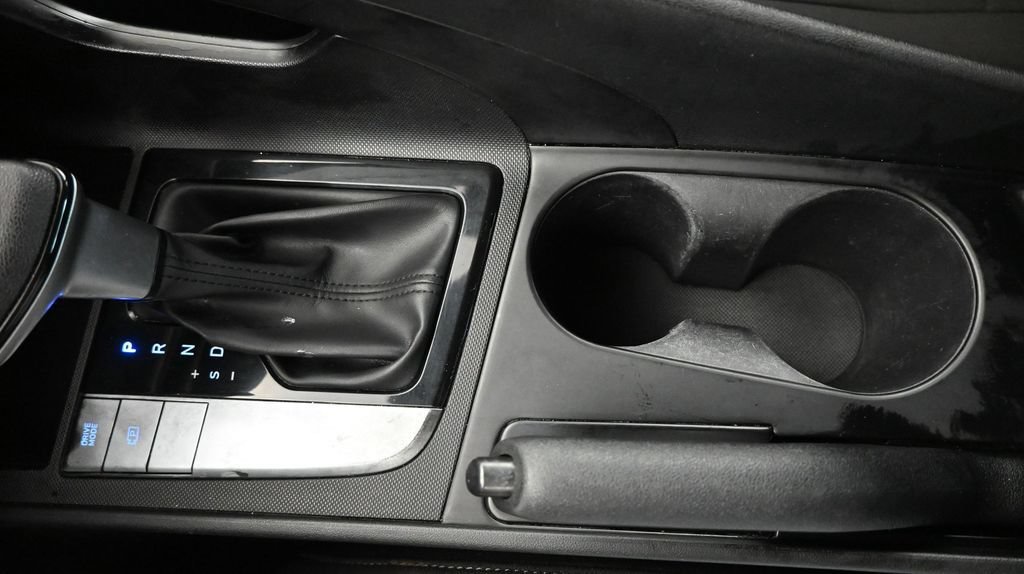 Used 2023 Hyundai Elantra SEL w/ Cargo Package FWD image 34
