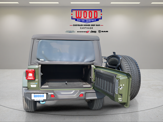 Used 2023 Jeep Wrangler Unlimited Sahara w/ Cold Weather Group AWD/4WD image 42