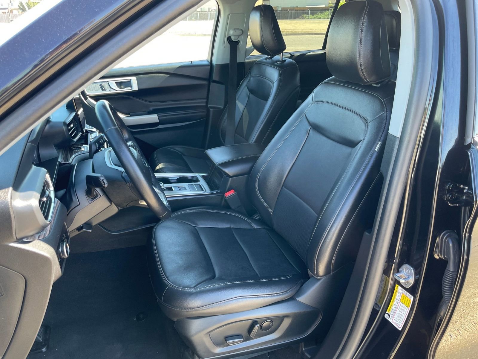 Used 2023 Ford Explorer Limited image 40