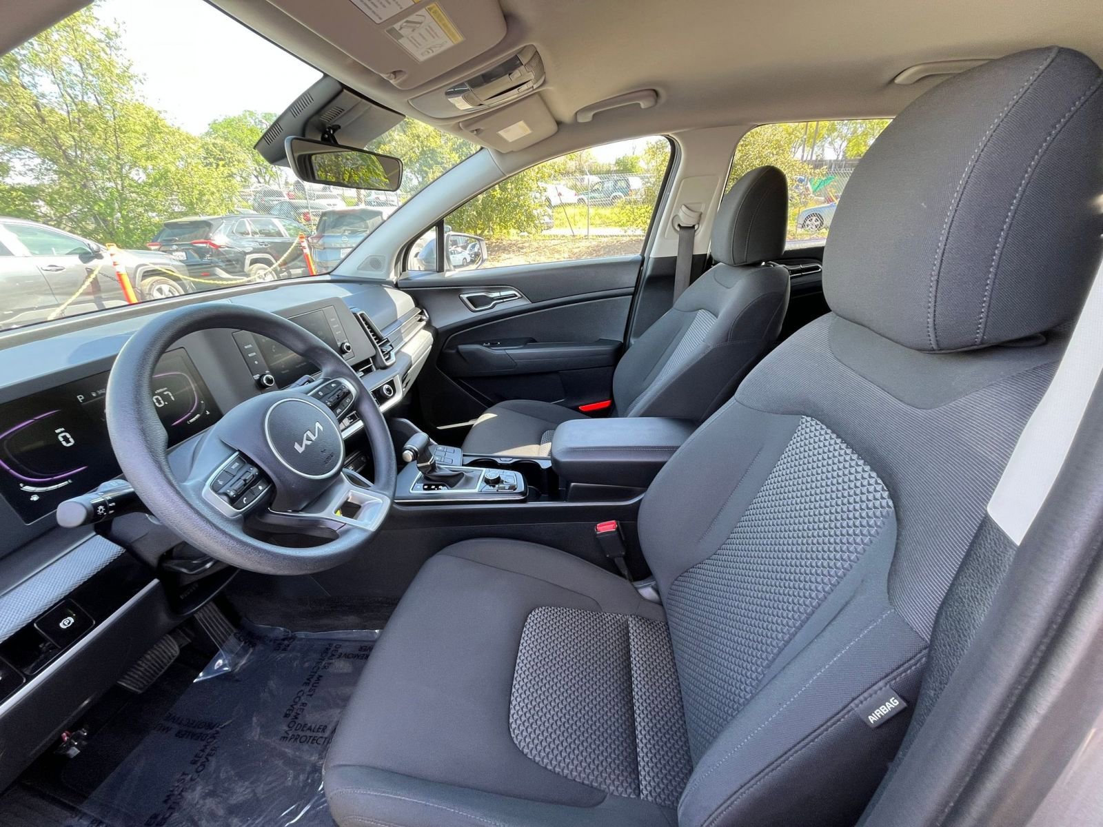 Used 2025 Kia Sportage LX image 25