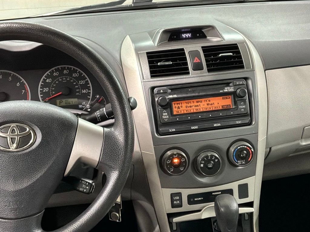 Used 2012 Toyota Corolla LE FWD image 13