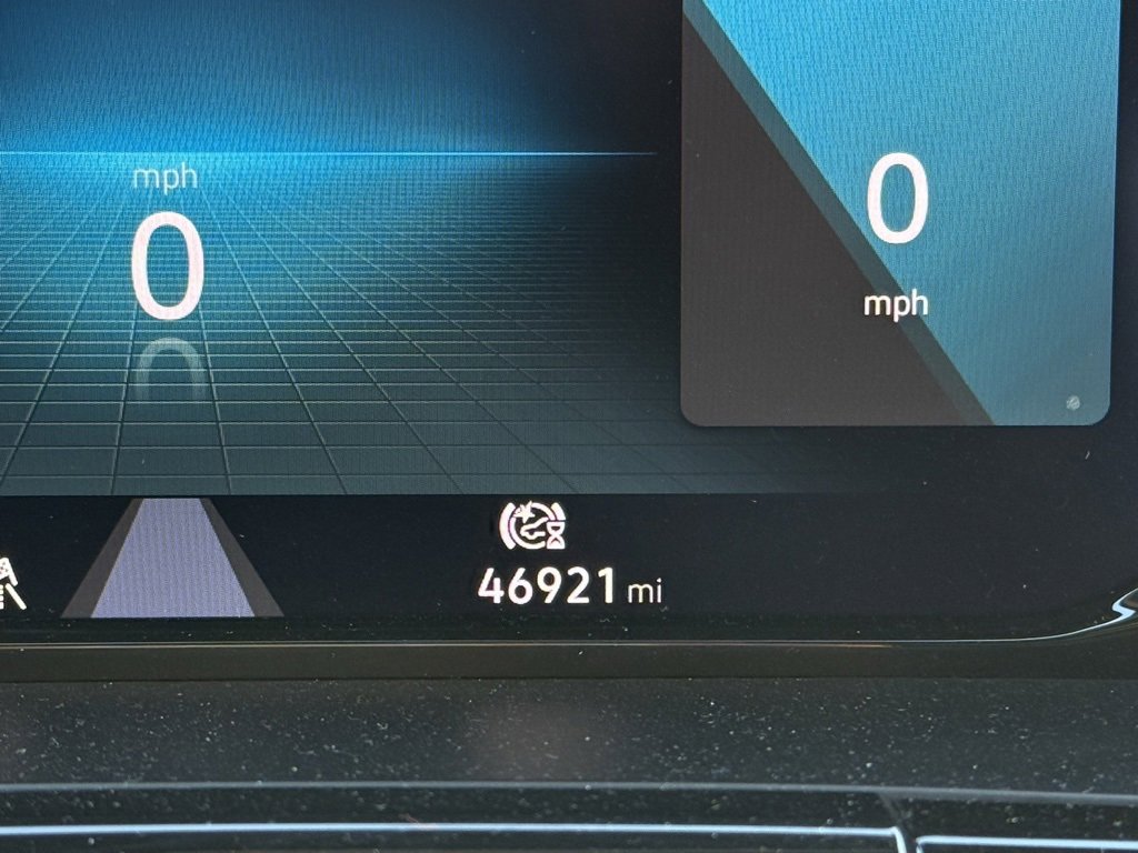 Used 2024 Volkswagen Atlas Cross Sport SE image 11