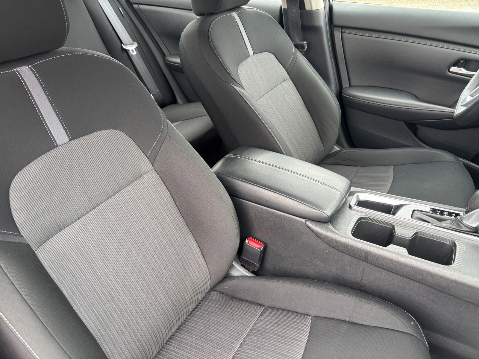 Used 2025 Nissan Sentra SV image 34