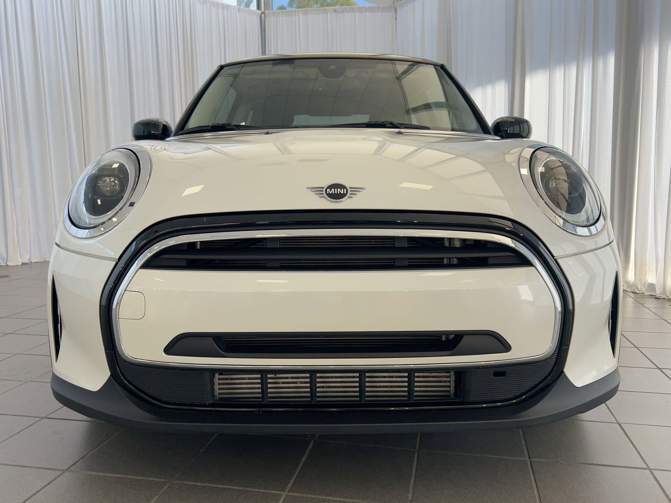 Used 2024 MINI Cooper 2-Door Hardtop image 6