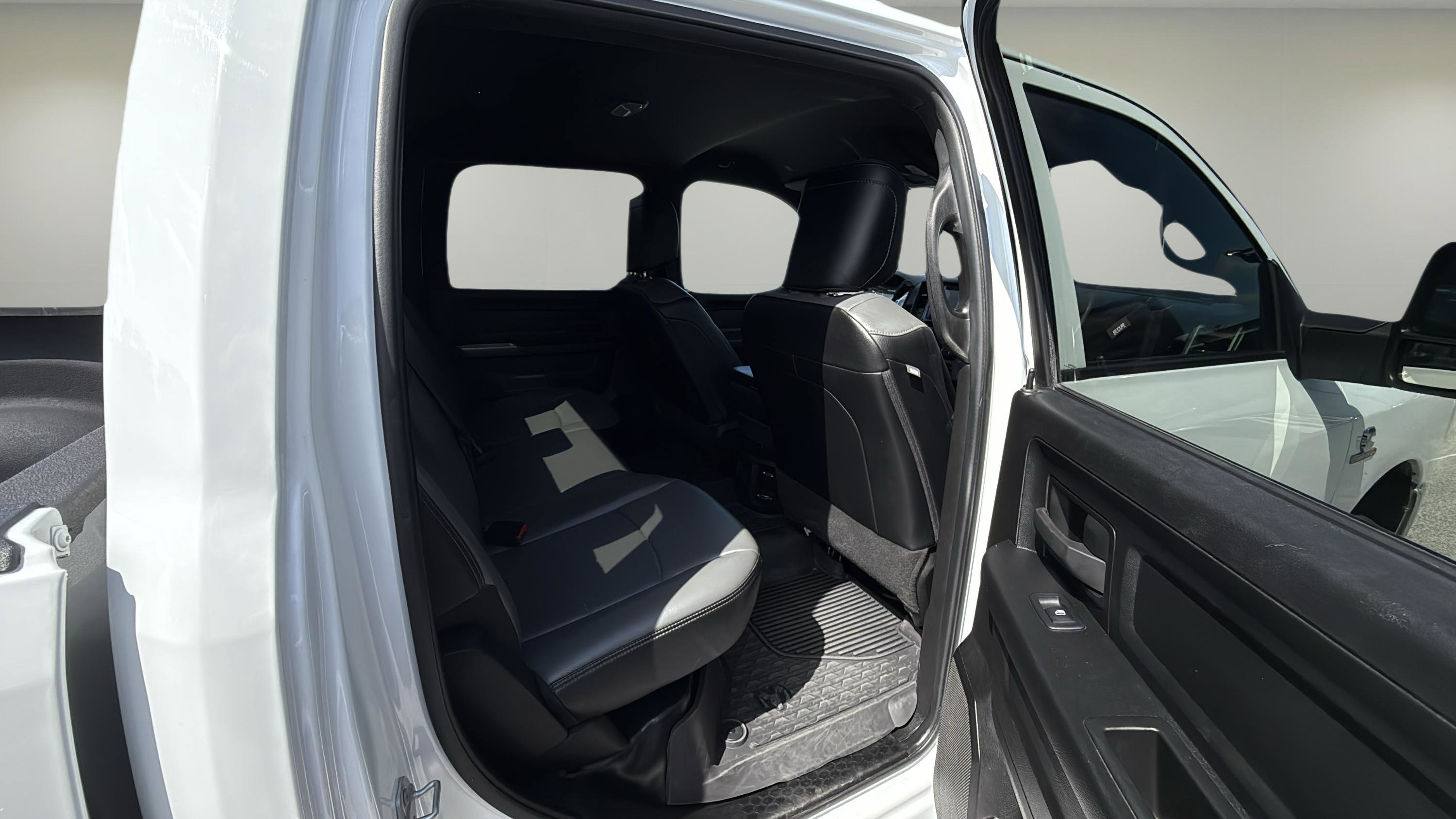 Used 2023 RAM 3500 Tradesman w/ Chrome Appearance Group image 20