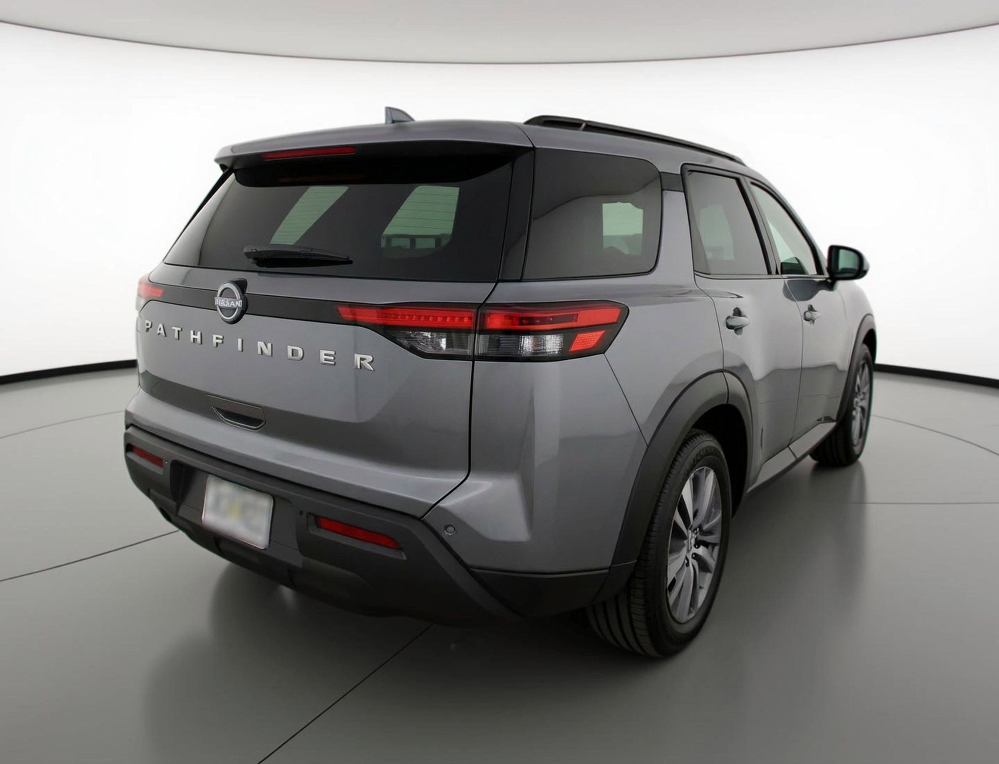 Used 2025 Nissan Pathfinder SV image 9